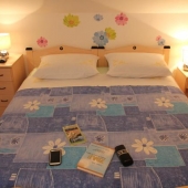 apartmaji-irena-otok-krk-spalnica-2